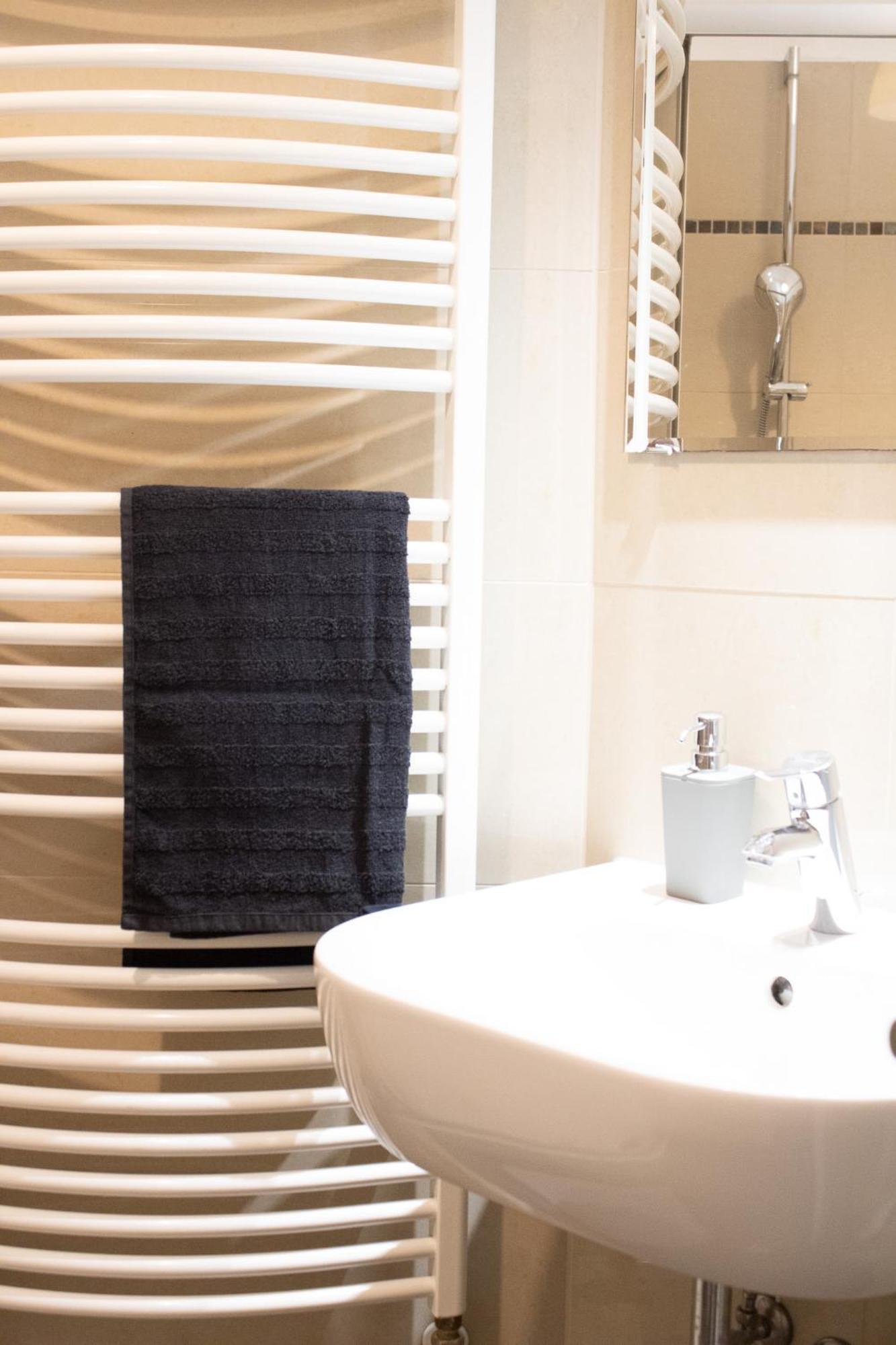 Apartment Wiesbaden Mitte, Zentral Am Park, Congresscenter 5 Min, Bahnhof 10Min エクステリア 写真